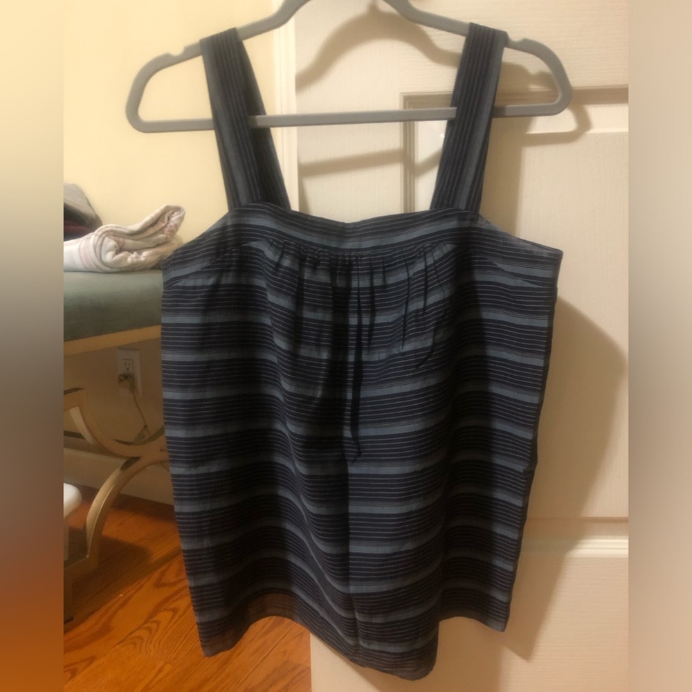 Theory top tank in Medium, navy with stripes pattern